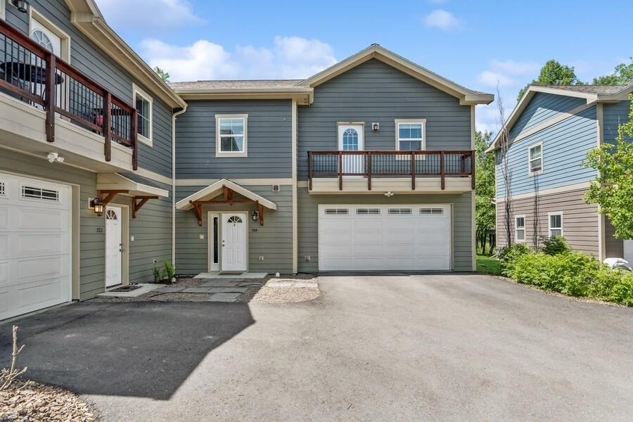 Property Photo: 724 Edgewood Place 4A MT 59937