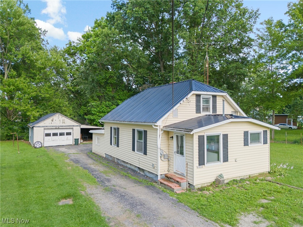 Property Photo: 11330 Tullis Avenue NE OH 44601