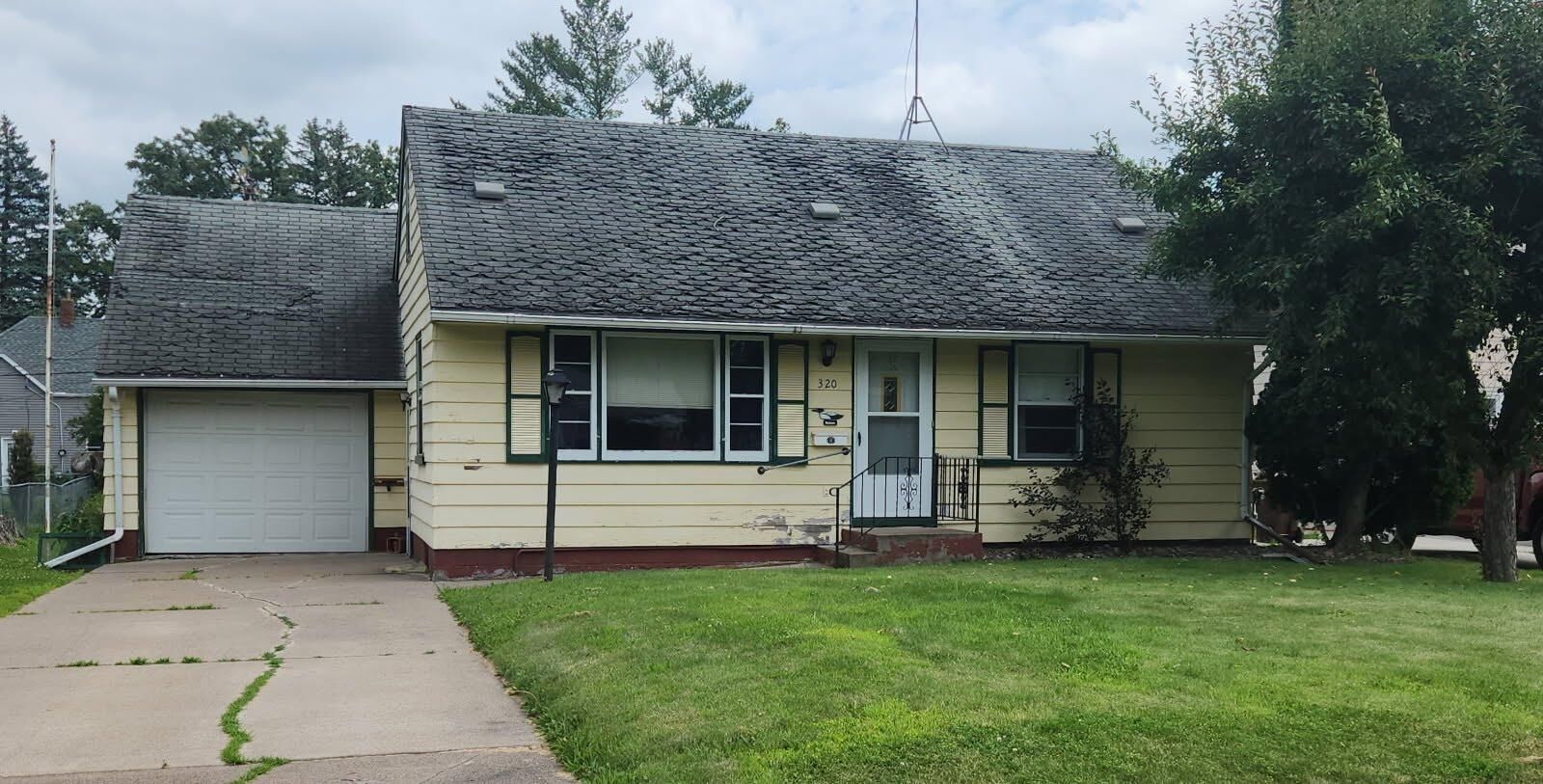 Property Photo:  320 Grove Street N  MN 55051 