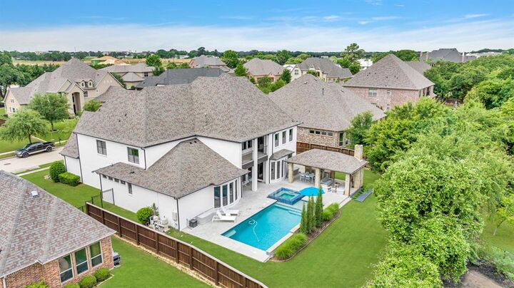 Property Photo: 212 Saint Tropez Drive TX 76092