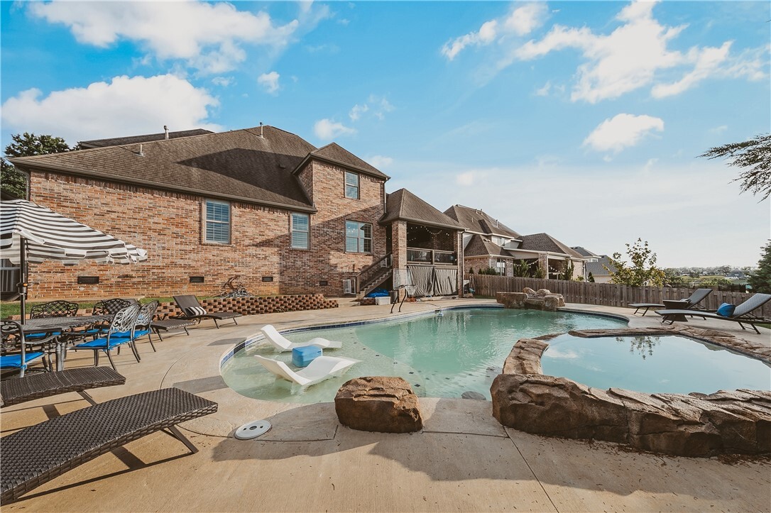 Property Photo: 4807 S Inglewood Road AR 72758