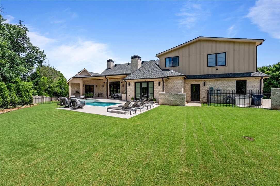 Property Photo:  8 S Newhaven Court  AR 72758 