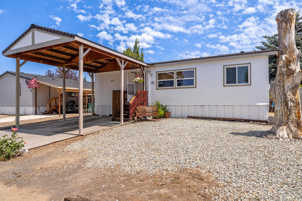 Property Photo: 4647 Winter Avenue 68 OR 97603