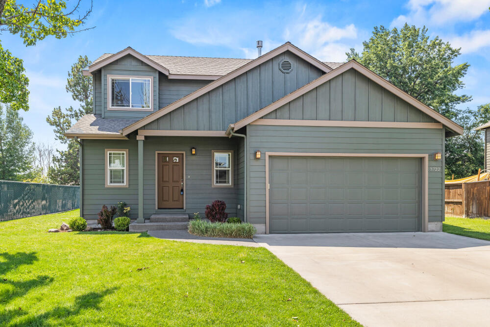 Property Photo: 3722 Birddog Drive OR 97603