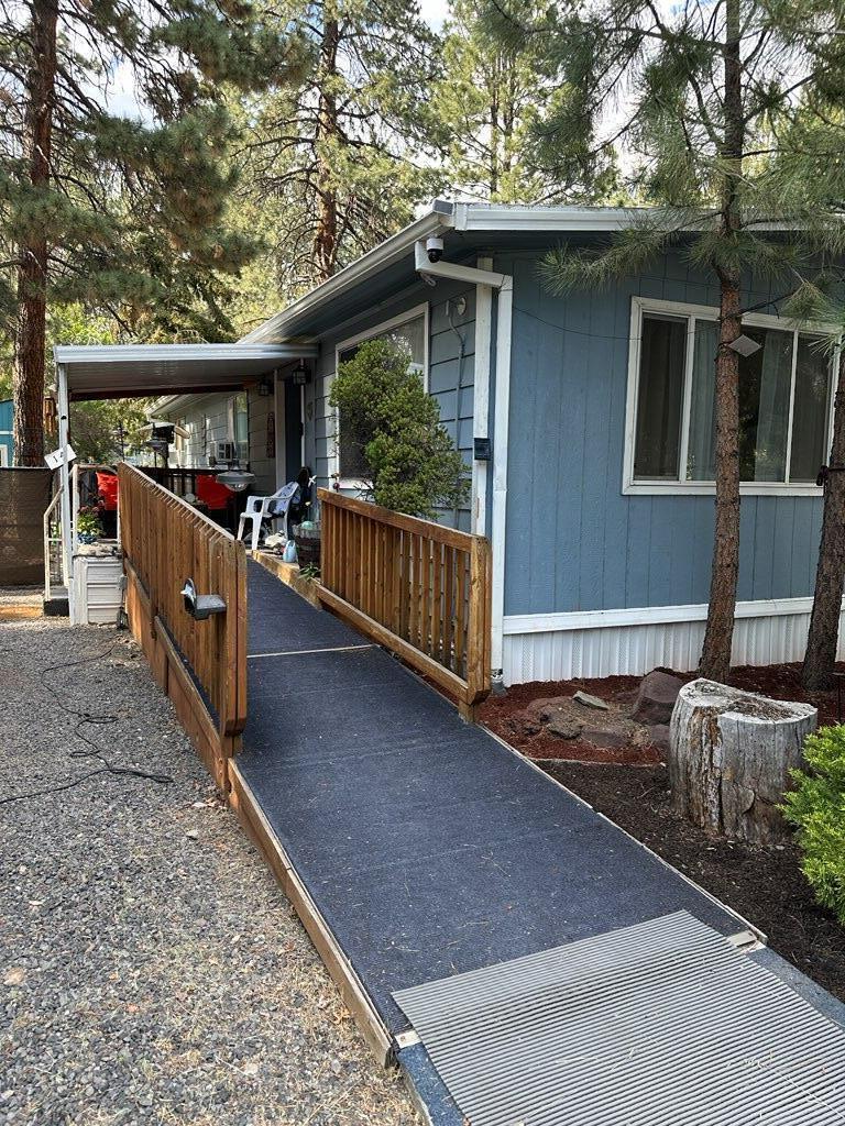 Property Photo: 61040 S Queens Drive 14 OR 97702