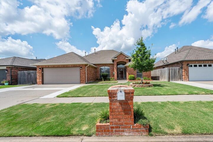 Property Photo:  541 SW 154 Court  OK 73170 