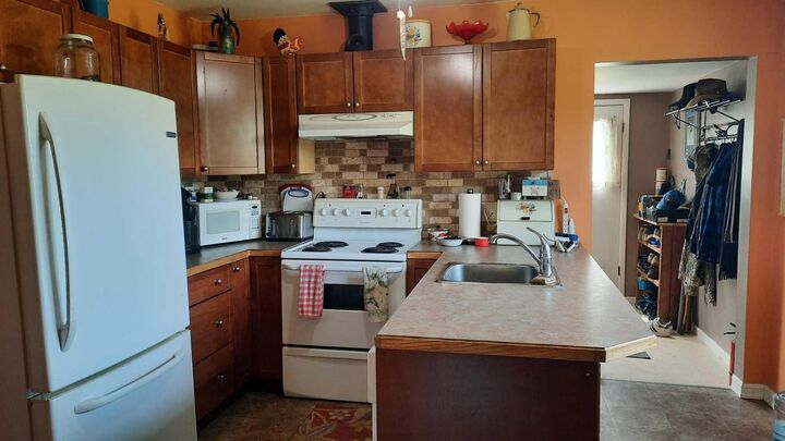 Property Photo:  261 1 Avenue  AB T0J 1B0 