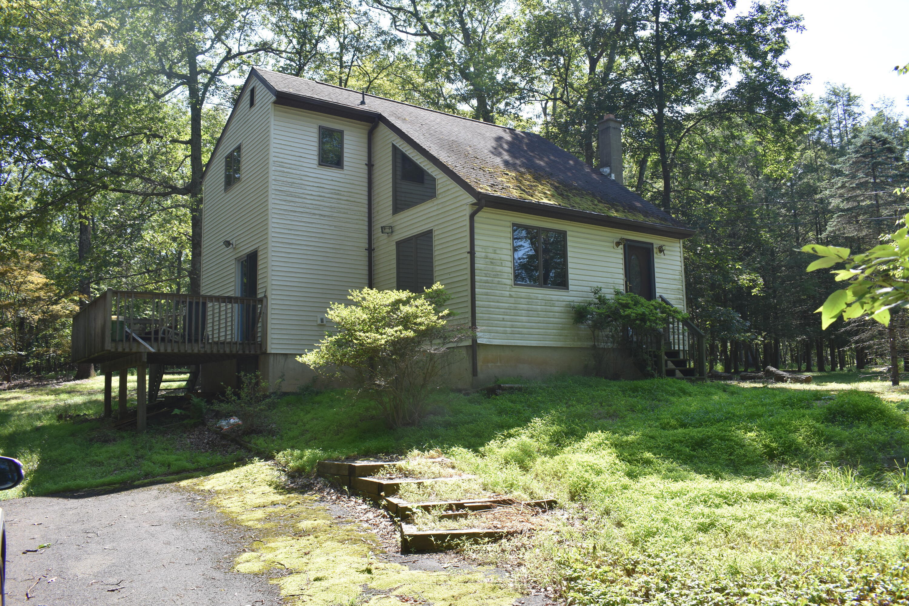 Property Photo: 2157 Deer Track Drive PA 18302