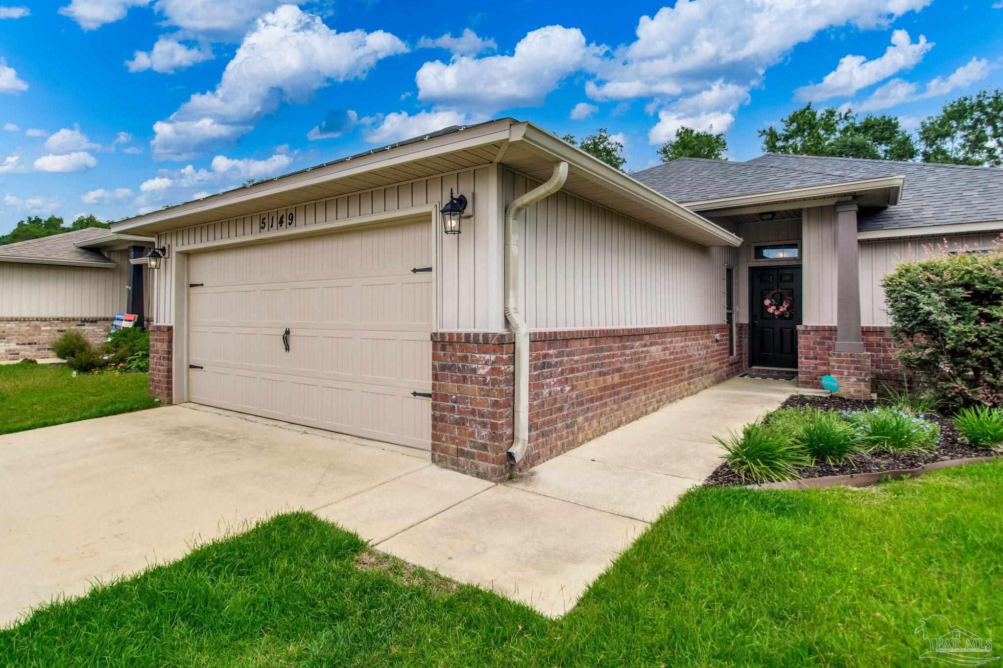 Property Photo:  5149 Peach Dr  FL 32571 