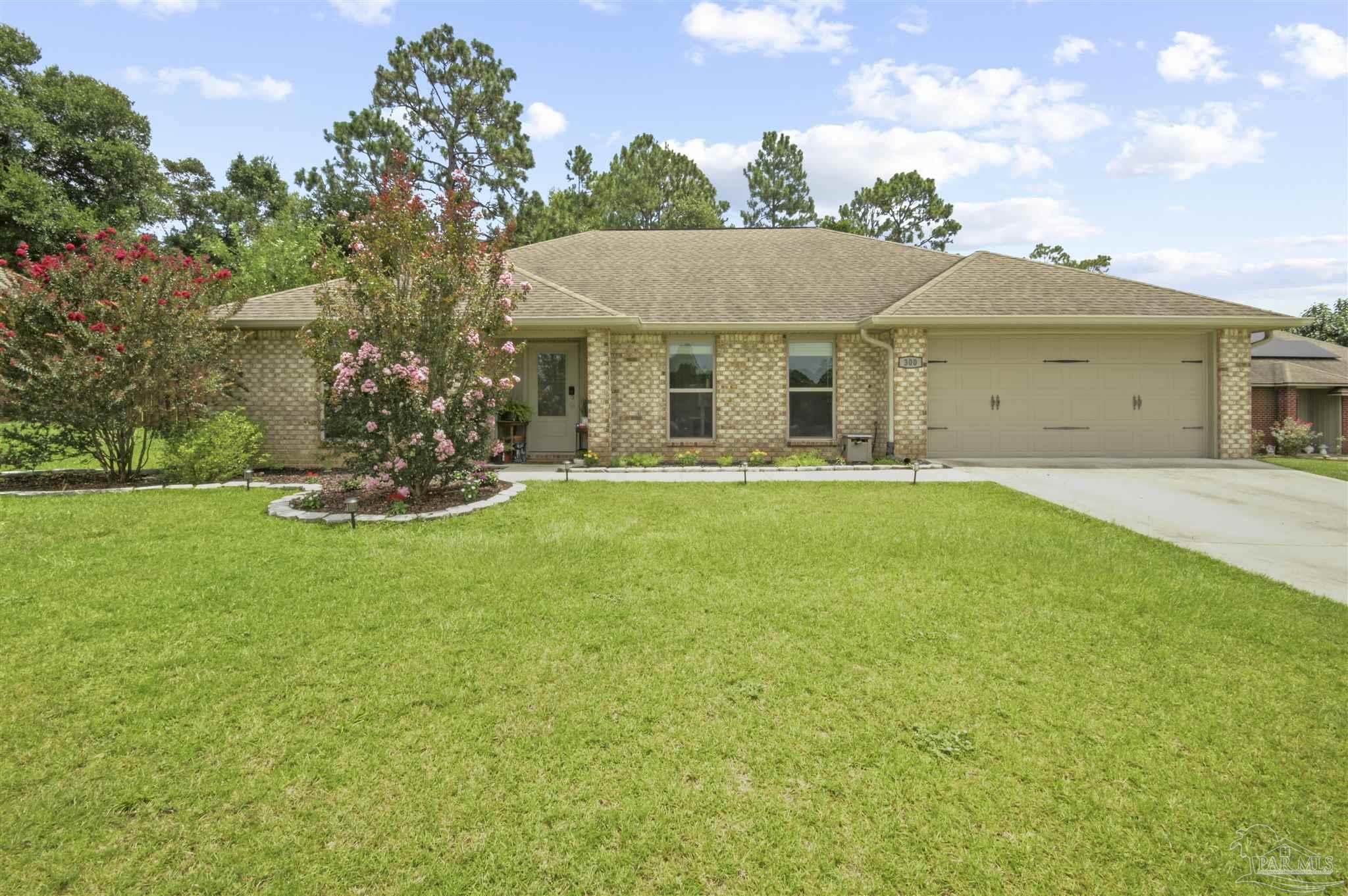 Property Photo: 300 Cassady Ln FL 32539
