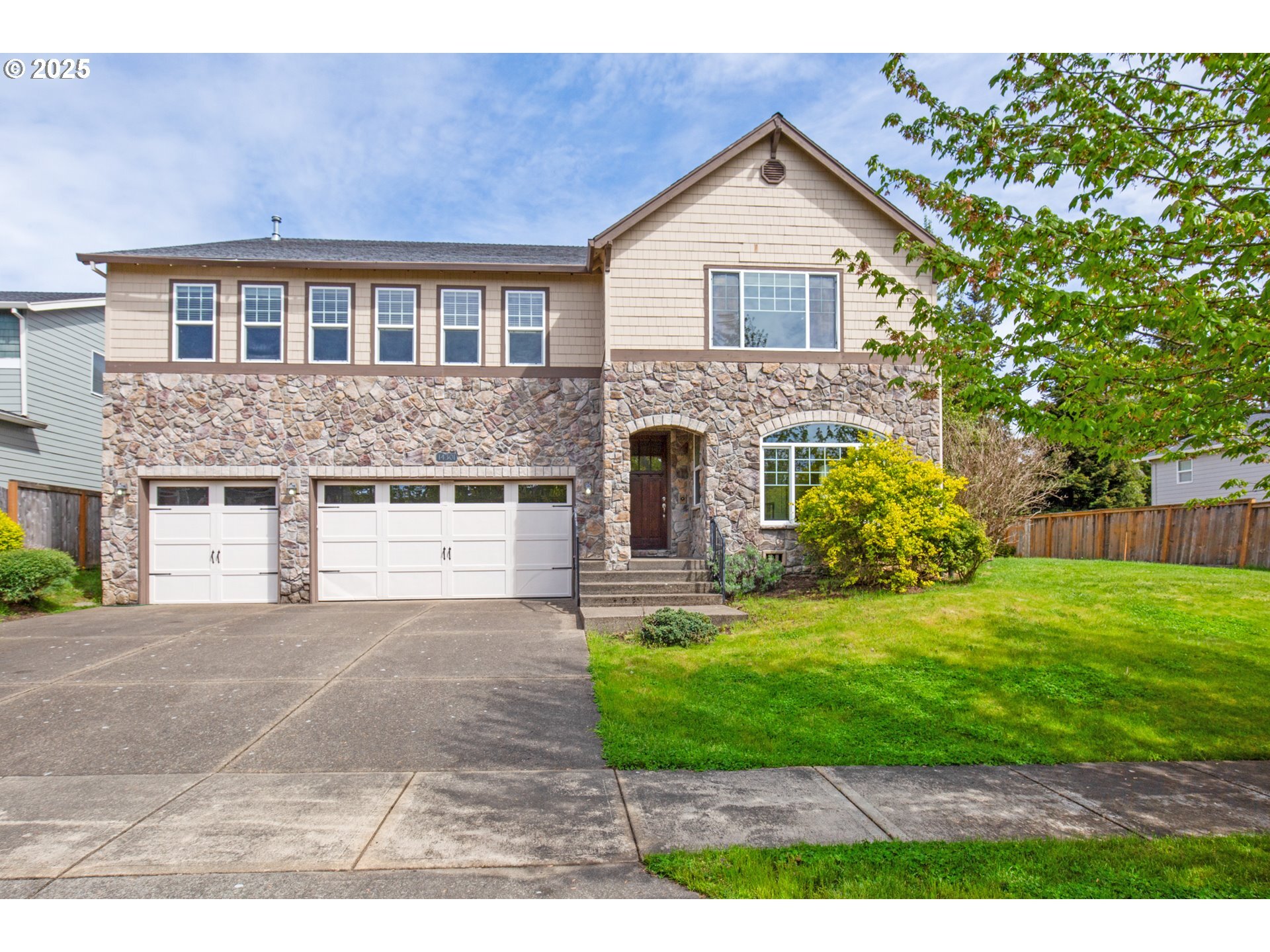 Property Photo: 14301 SE Viola Vineyard Dr OR 97086
