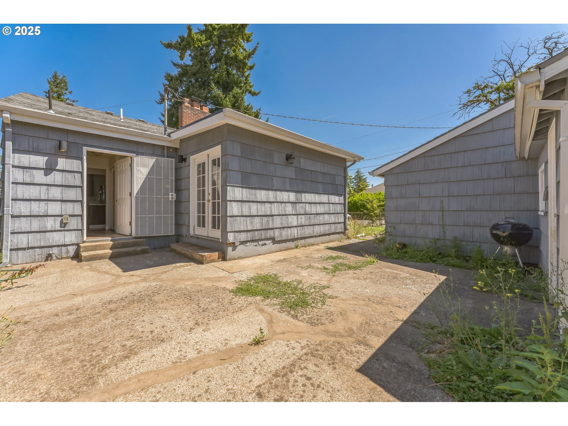 Property Photo: 6536 SE Flavel St OR 97206