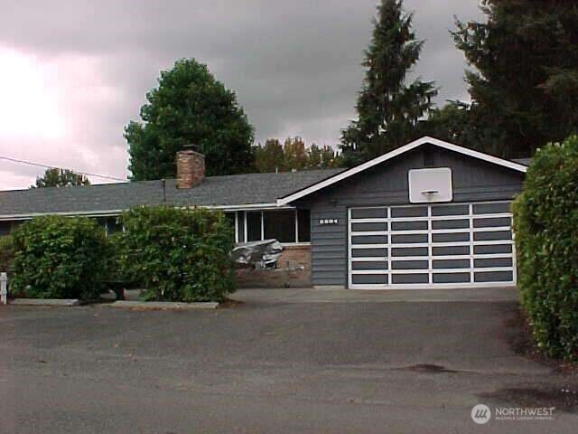 Property Photo:  6604  57th Avenue SE  WA 98290 