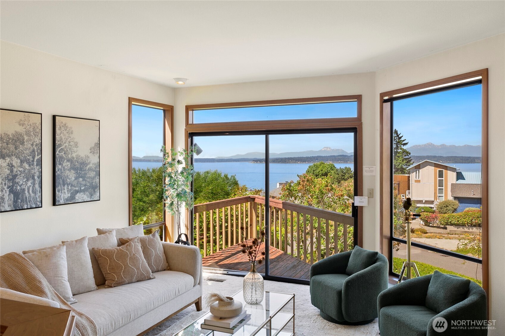 Property Photo: 19547 23rd Avenue NW WA 98177