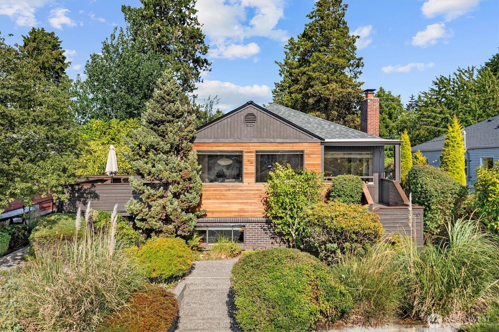 Property Photo:  9740  Phinney Avenue N  WA 98103 