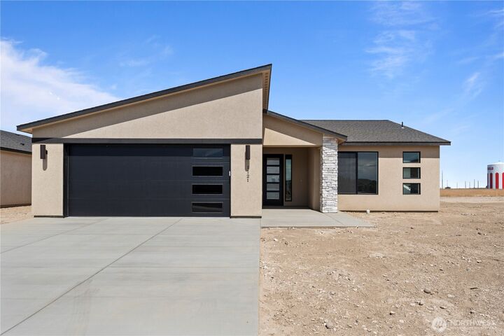 1501  7th Avenue NE  Quincy WA 98848 photo
