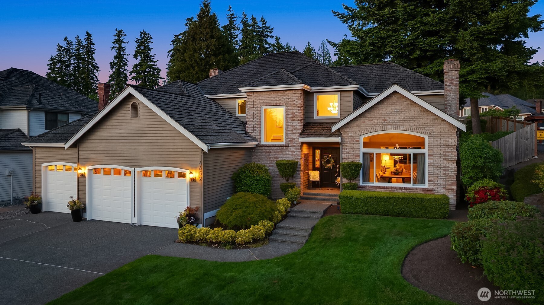 Property Photo:  4652  243rd Court SE  WA 98029 