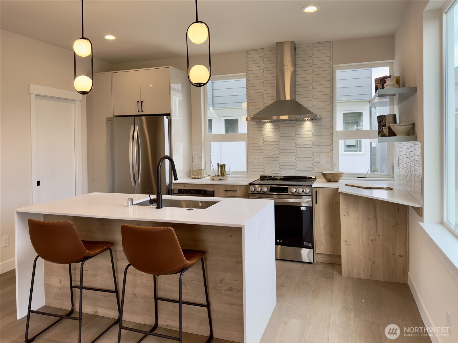 Property Photo:  6945  42nd Avenue S  WA 98118 