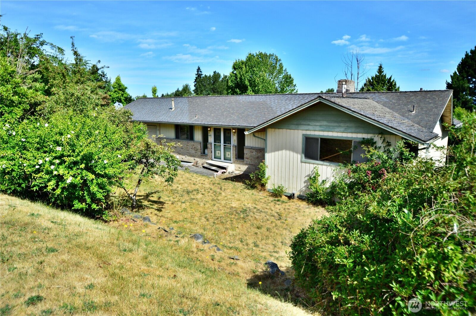 Property Photo: 113 19th Avenue SE WA 98372