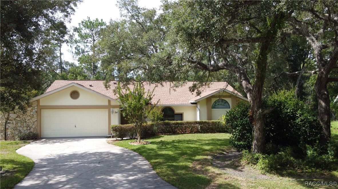 Property Photo:  24 Boxelder Court  FL 34446 