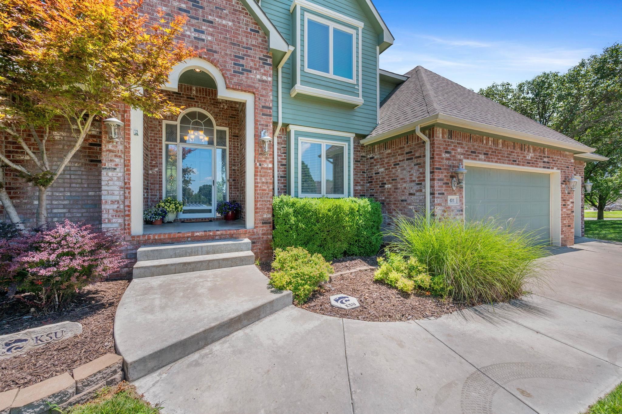 Property Photo: 424 N Lancaster Ct KS 67230