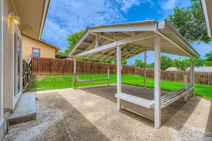 Property Photo:  7123 Winter Ridge  TX 78109 