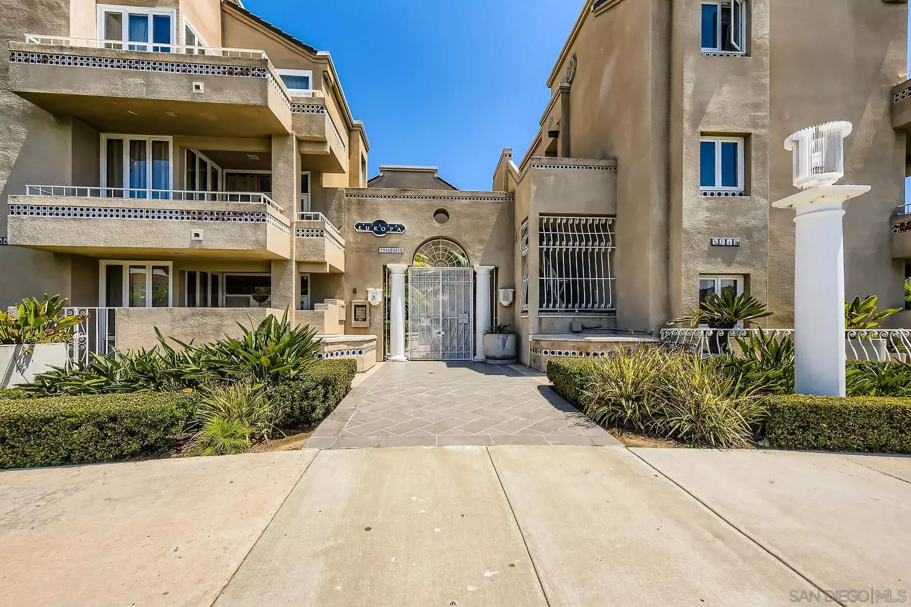 Property Photo: 4012 Nobel Dr 103 CA 92122
