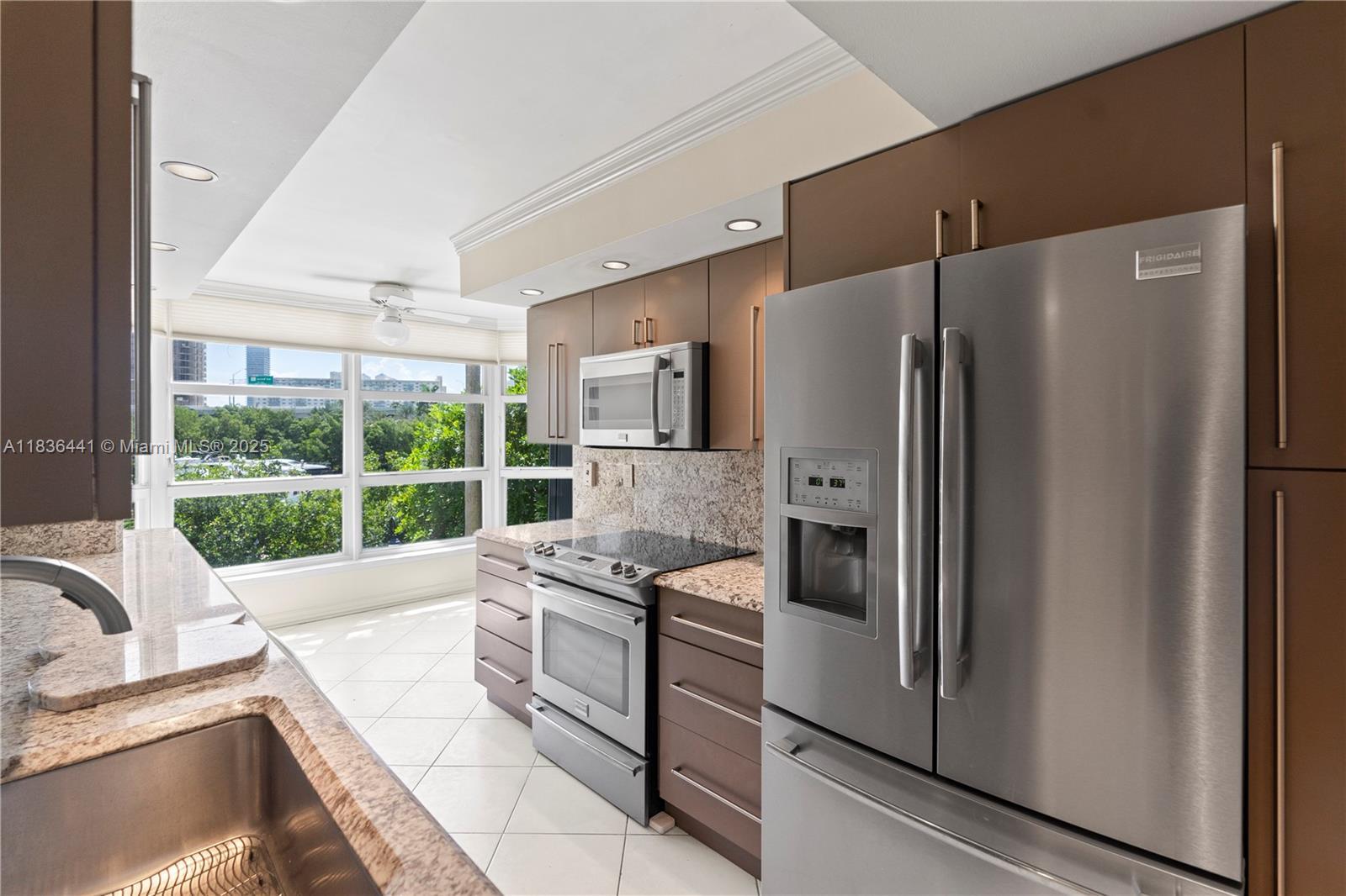 Property Photo: 3500 Mystic Pointe Dr 306 FL 33180