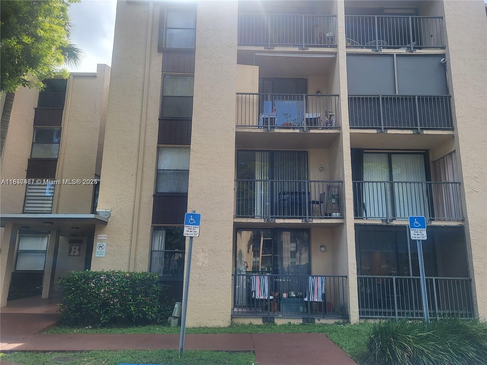 Property Photo: 14301 N Kendall Dr 308B FL 33186