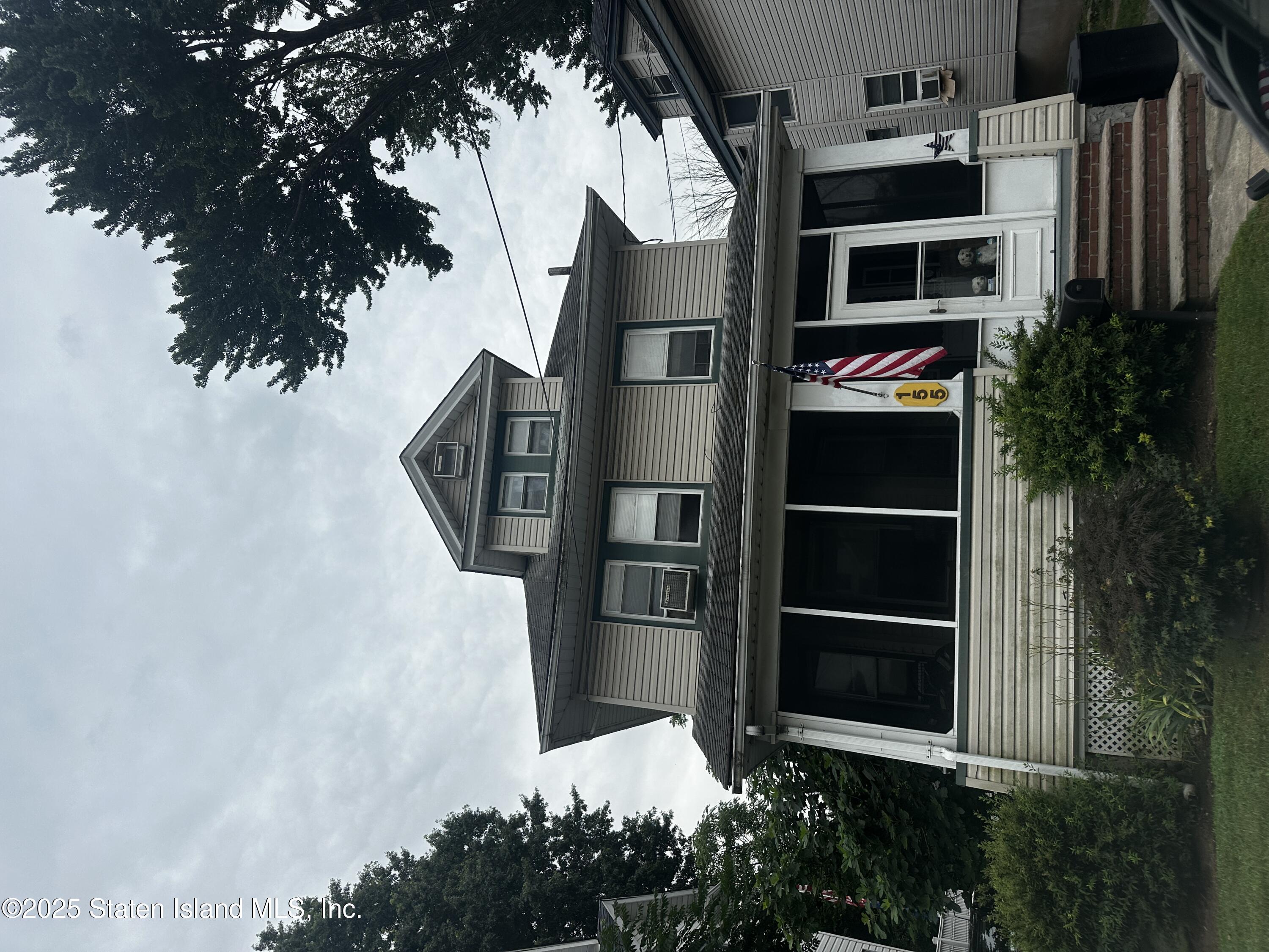 Property Photo:  155 Cortlandt St Street  NY 10302 