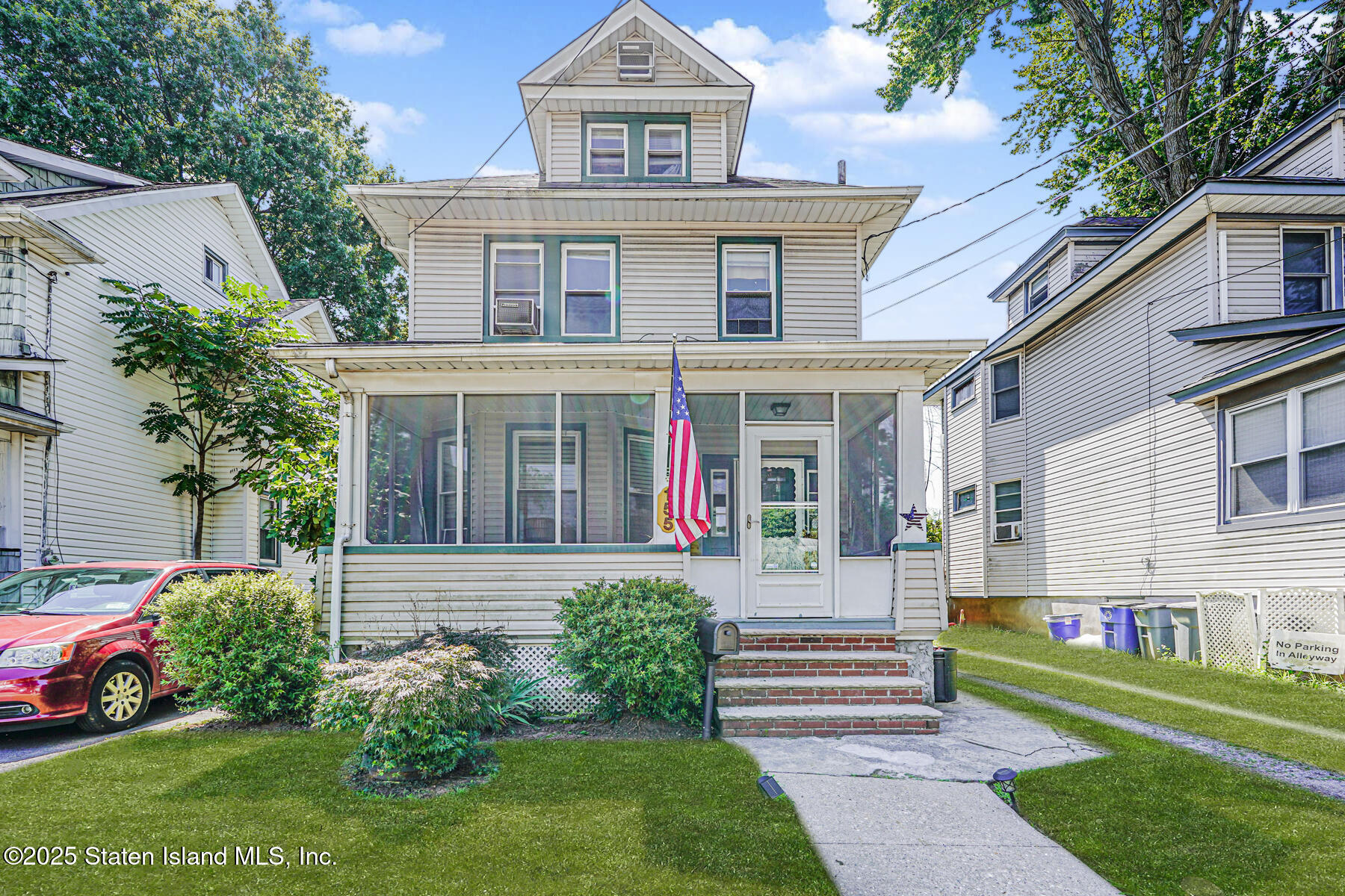 Property Photo:  155 Cortlandt Street  NY 10302 