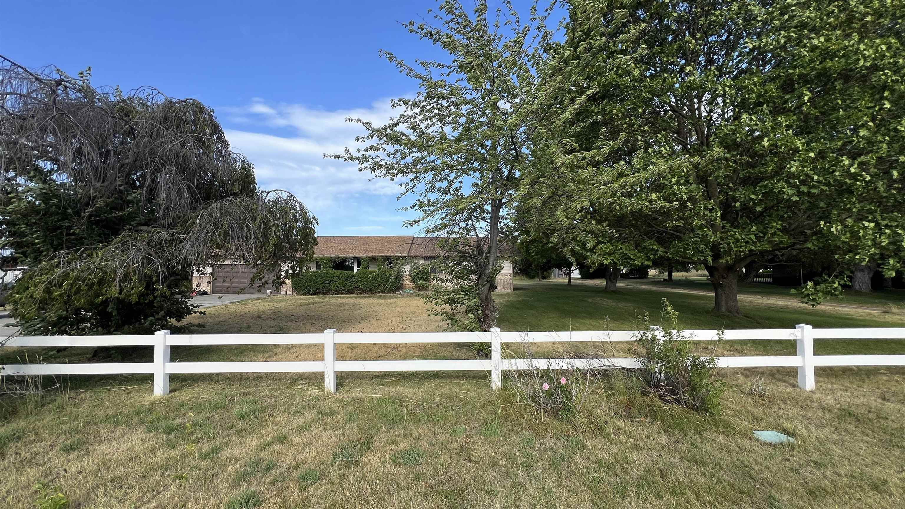 Property Photo: 3520 N Arden Rd WA 99027