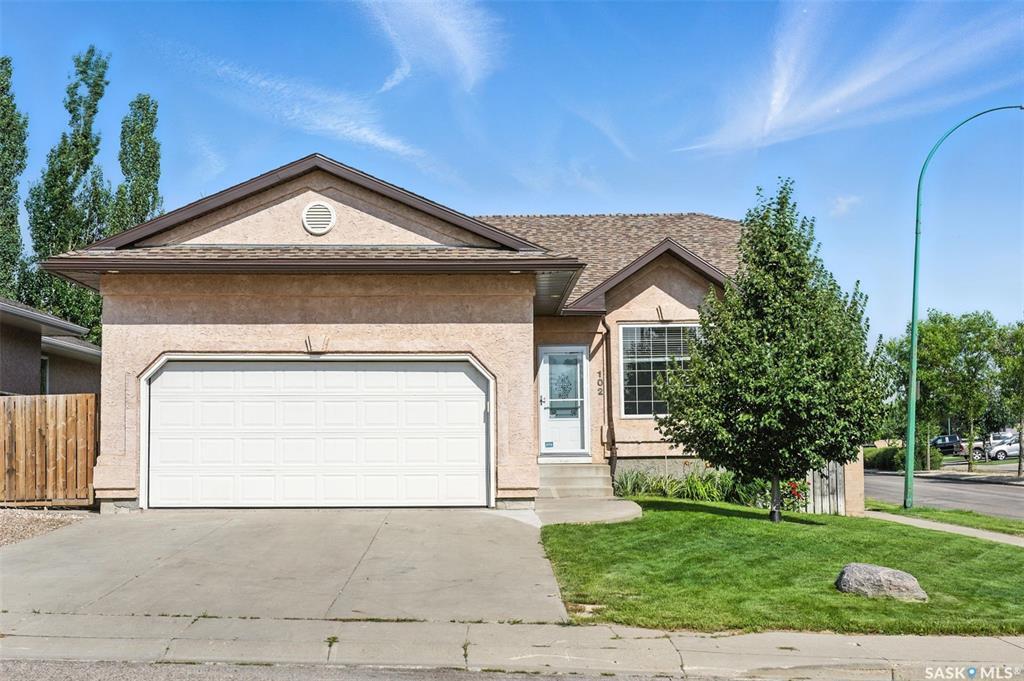 Property Photo: 102 Bayfield Crescent SK S7V 1E3