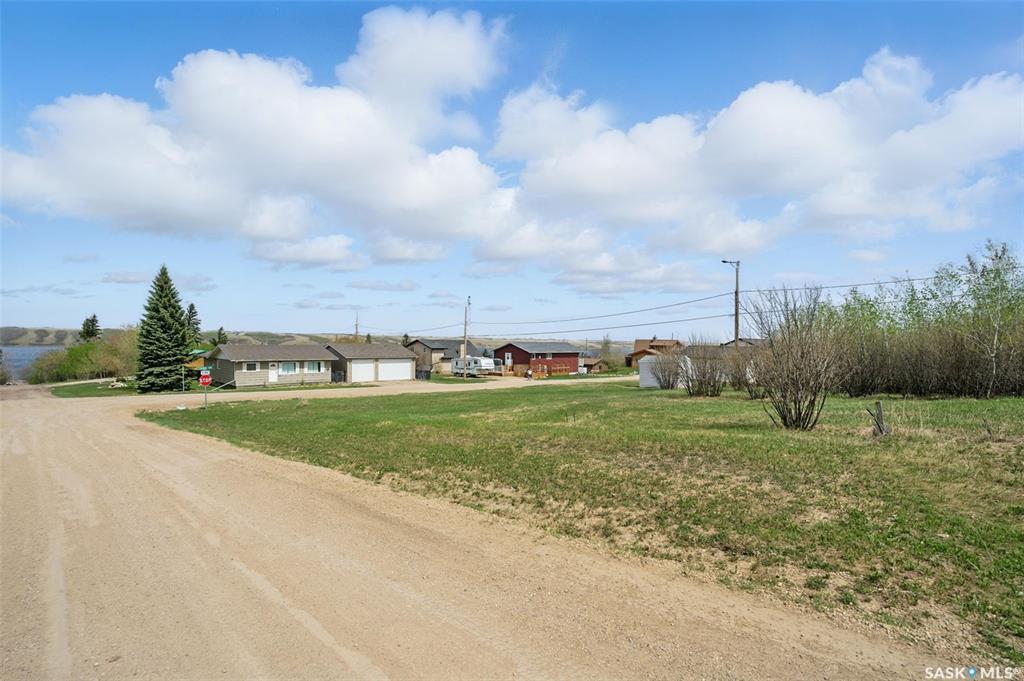 Property Photo:  303 William Street  SK S0K 4T1 