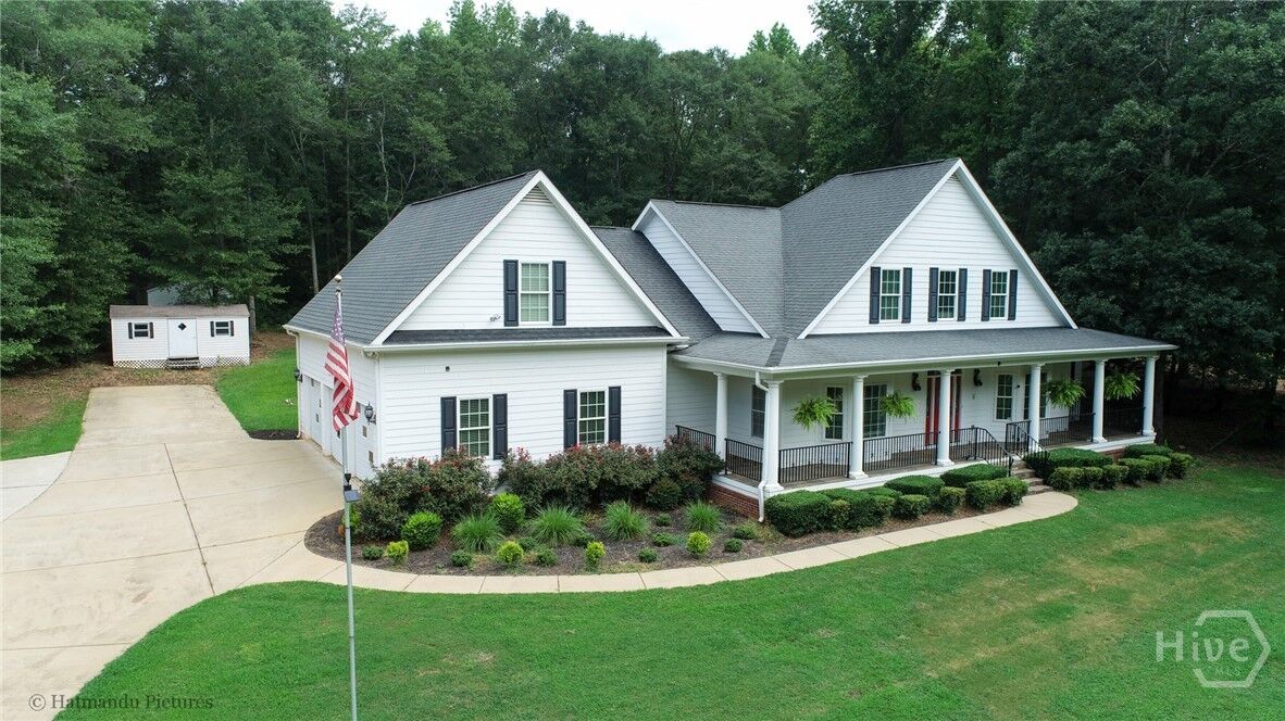 Property Photo:  118 Mount Vernon Way  GA 30683