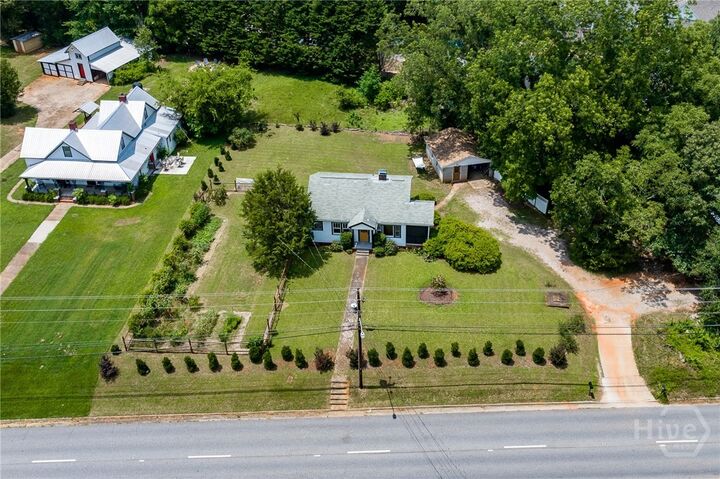 Property Photo: 120 Whitehall Road GA 30605