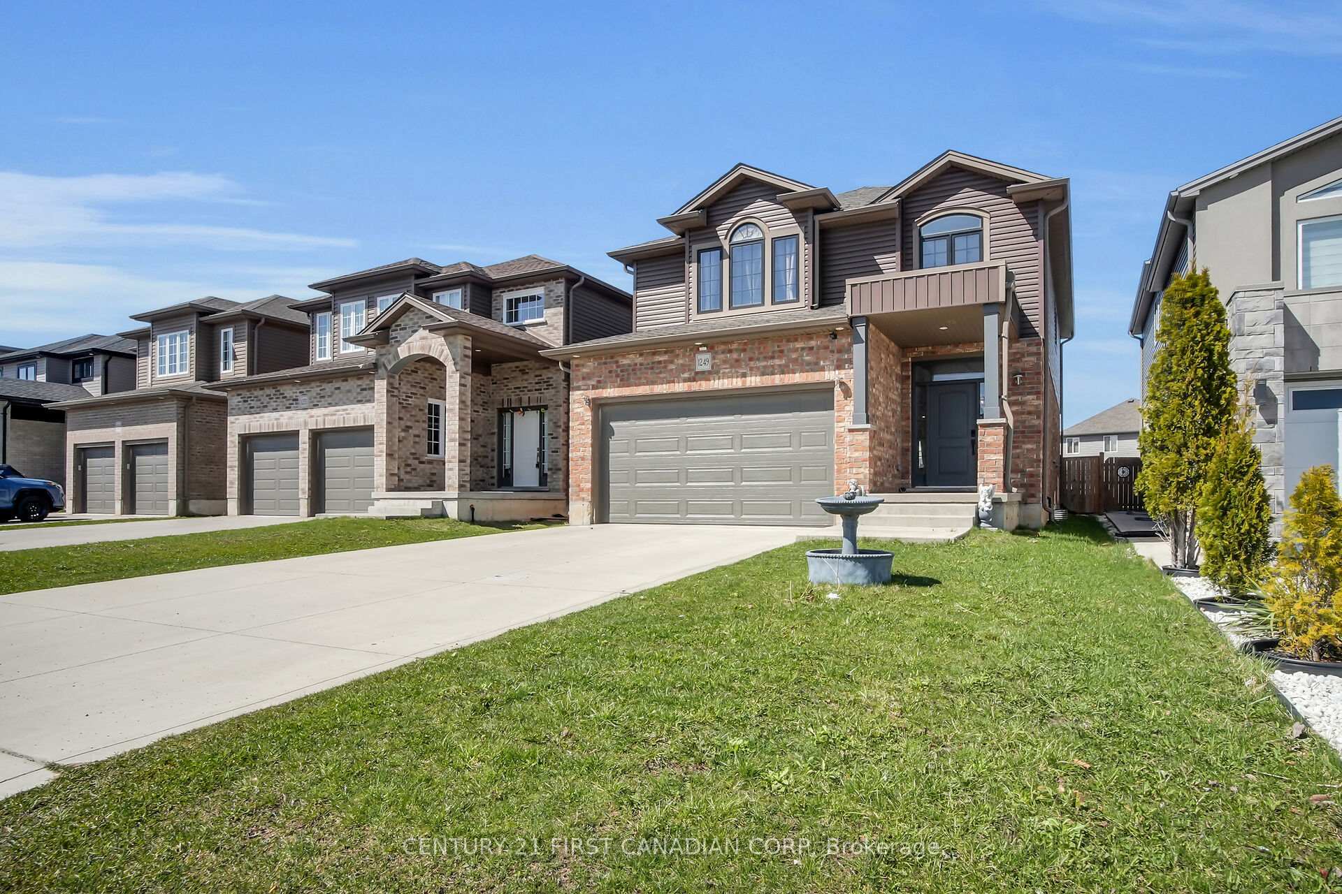 Property Photo: 1249 Sandbar Street ON N6G 0Y3