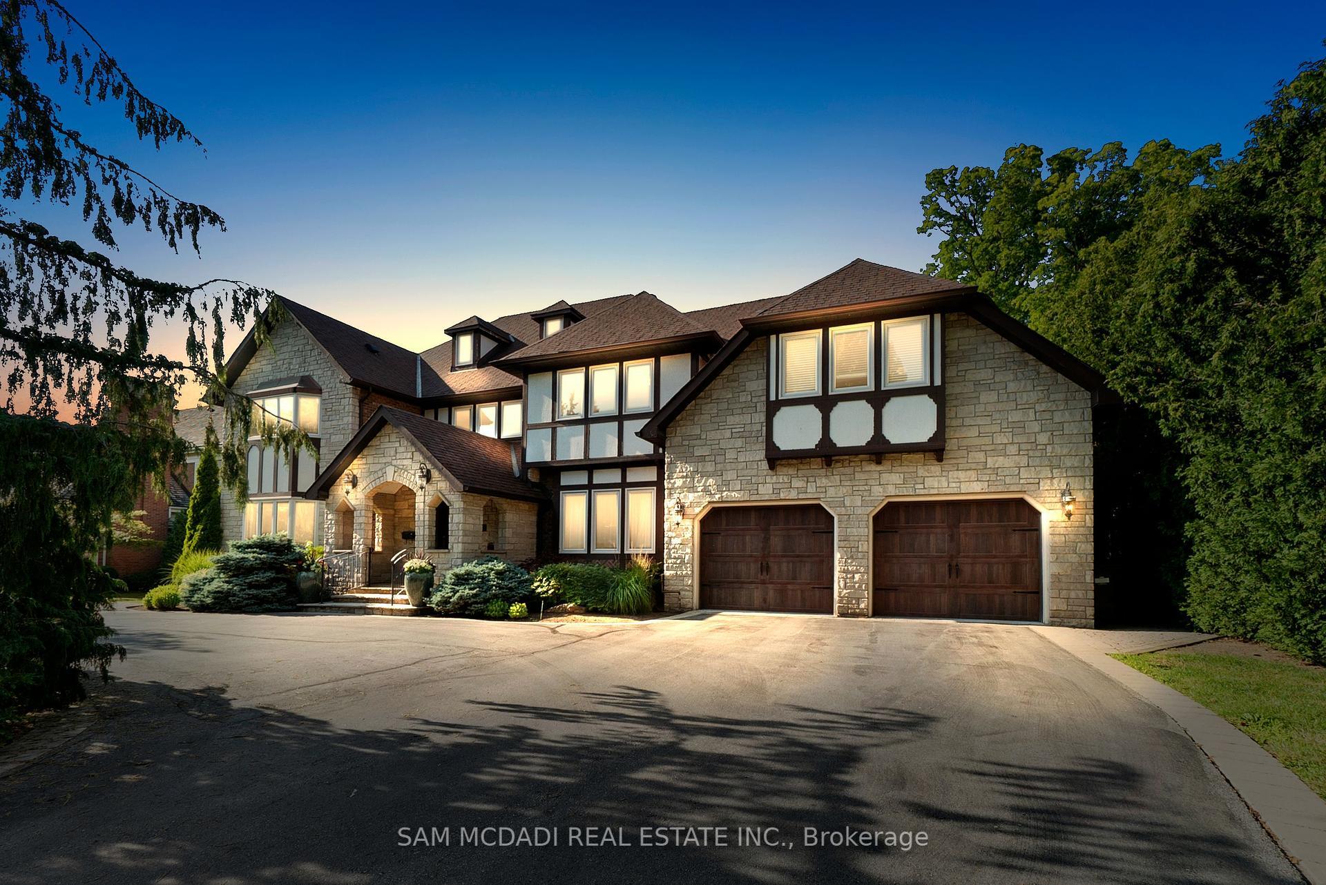 Property Photo: 2235 Shawanaga Trail ON L5H 3X6