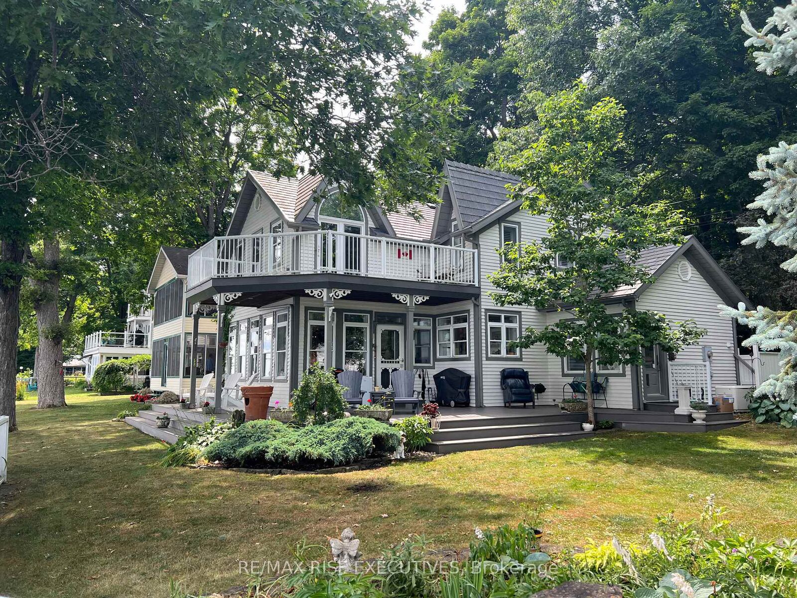 Property Photo: 105 Fraser Lane ON K6V 7E2