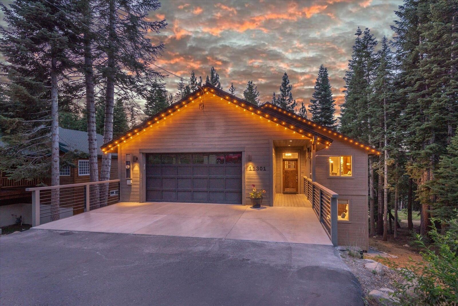 Property Photo: 11301 Skislope Way CA 96161