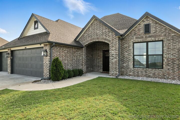 Property Photo:  14109 N 72nd  OK 74021 