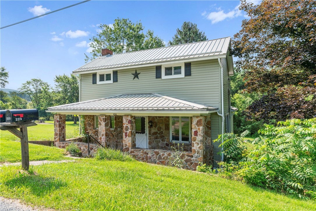 Property Photo: 224 East End PA 15425