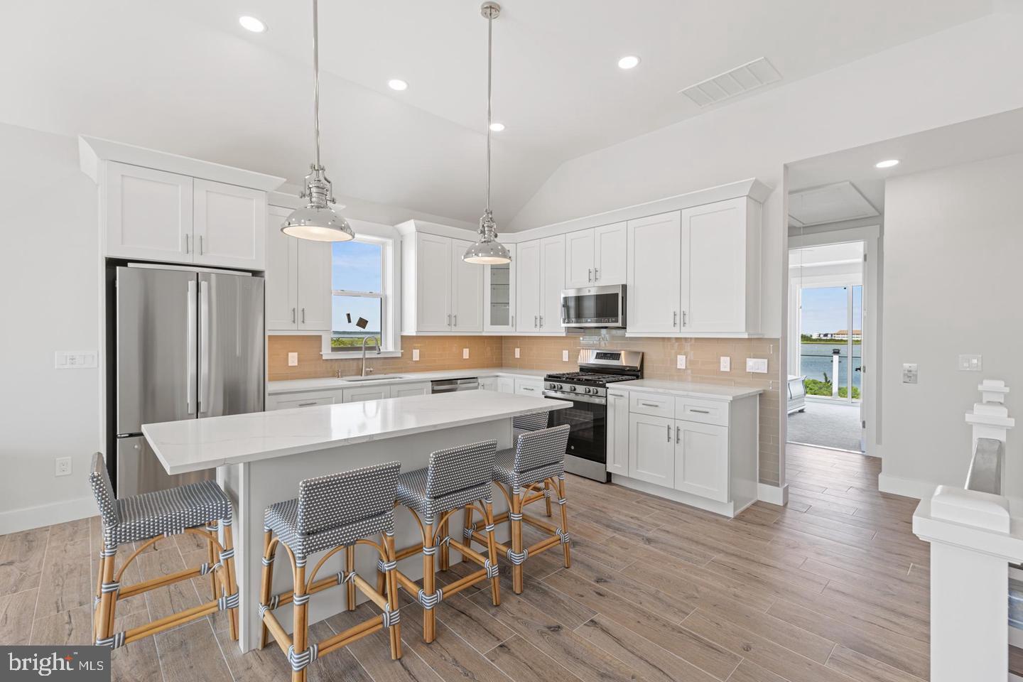 625 W Montgomery Avenue  Wildwood NJ 08260 photo
