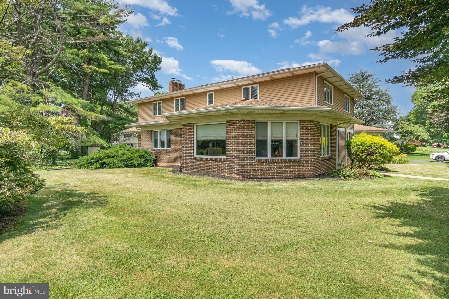 Property Photo: 648 Belvedere Street PA 17013
