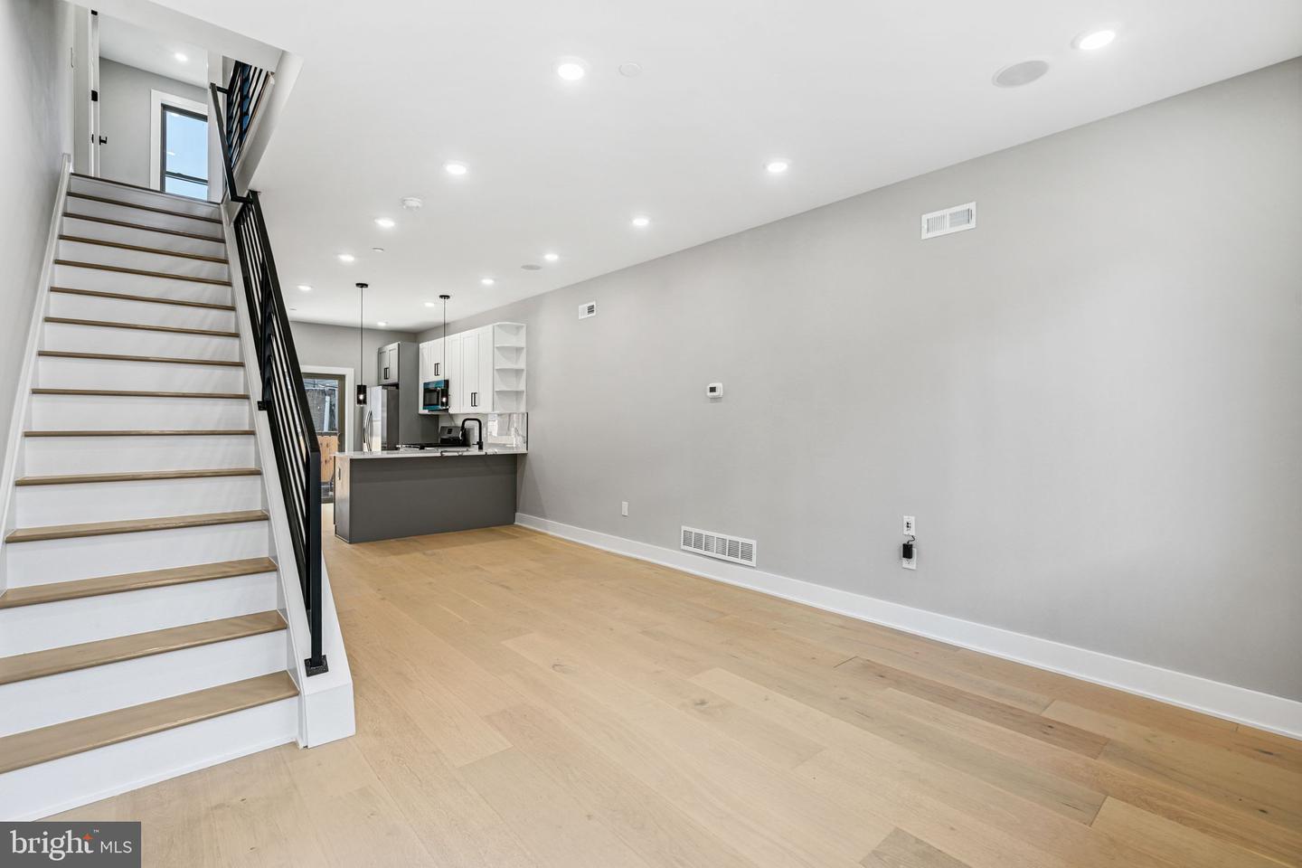 Property Photo: 717 Mercy Street PA 19148