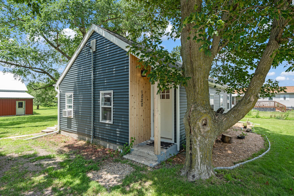 Property Photo: 1020 SW 3rd Street IA 50201