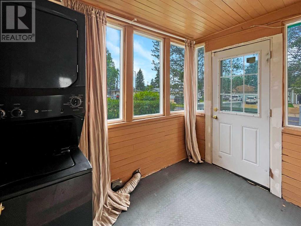 Property Photo:  5418 47 Avenue  AB T9A 0L1 