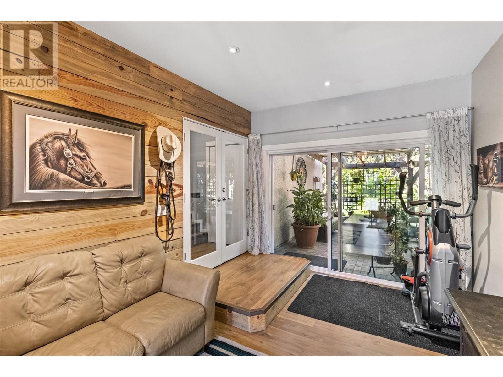 Property Photo: 224 Cypress Avenue BC V2H 1T7