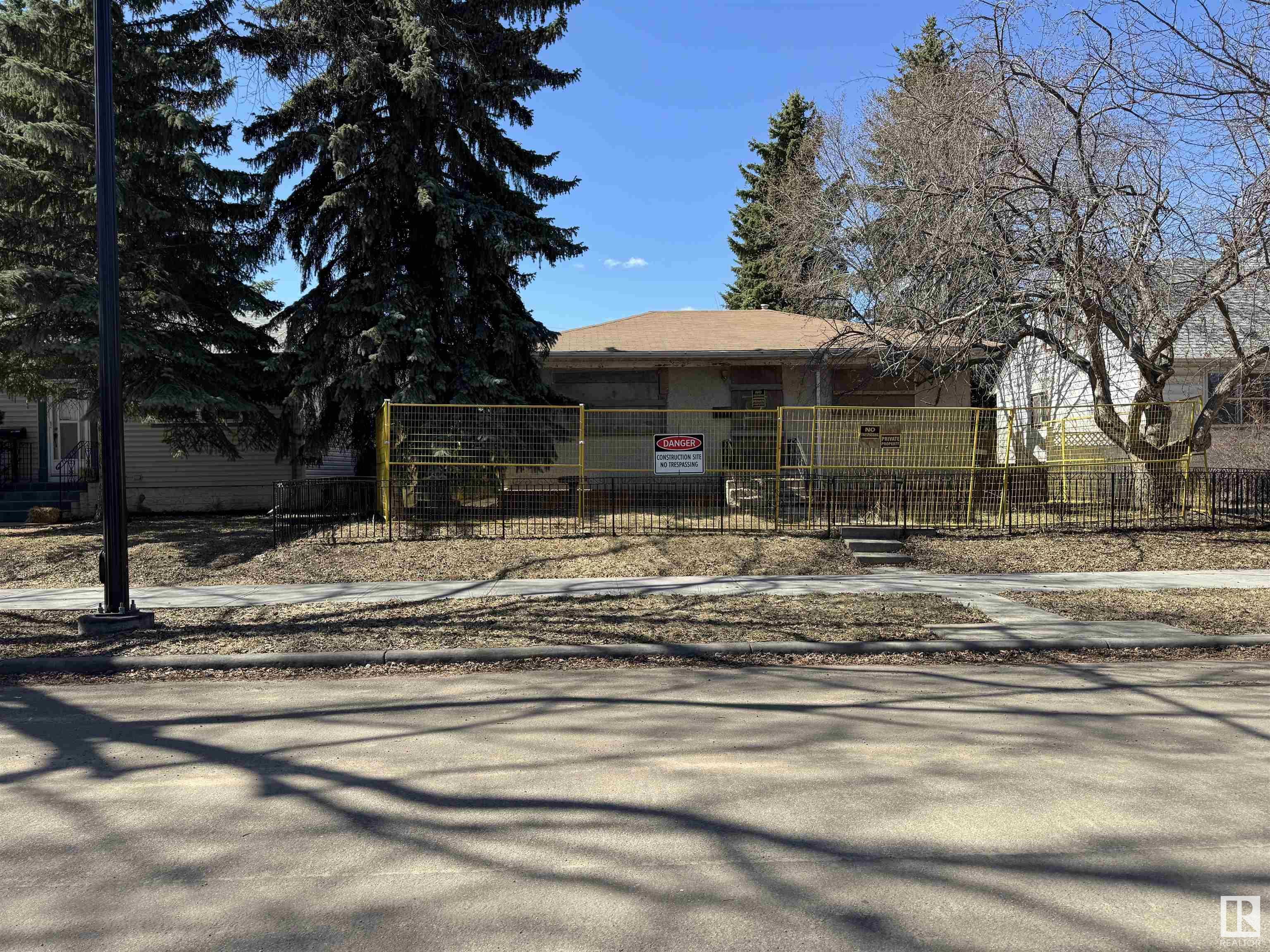 11544 140 Street NW  Edmonton AB T5M 1S7 photo
