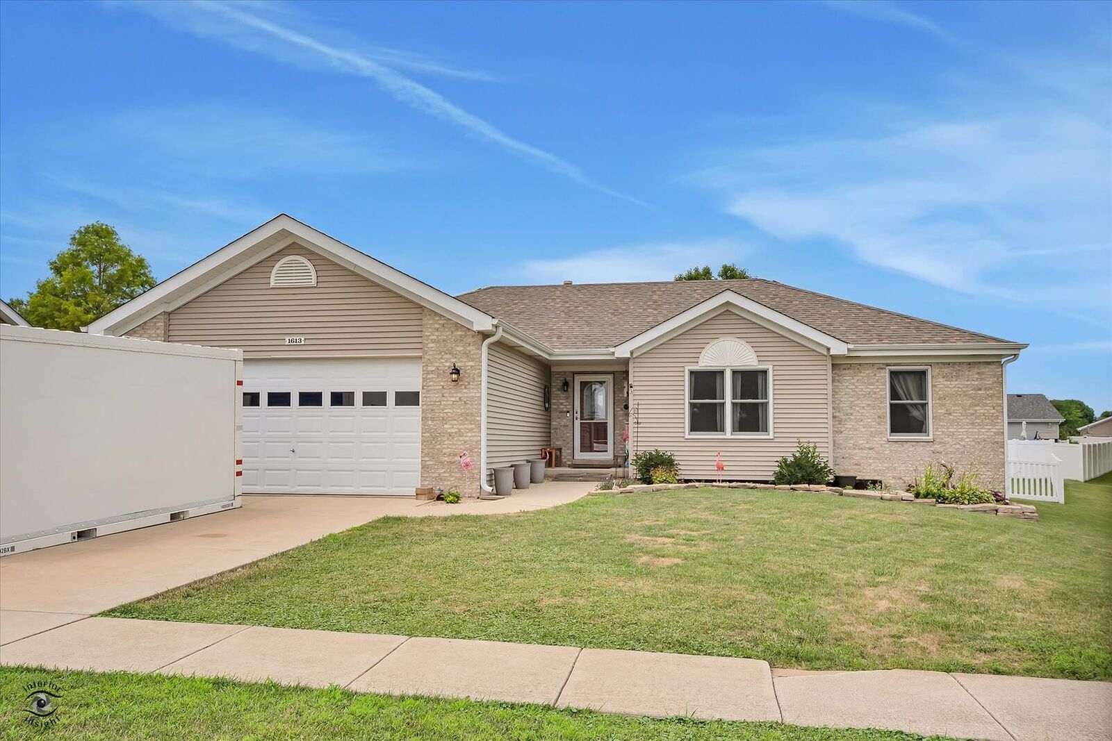 Property Photo: 1613 Stefanie Lane IL 60914